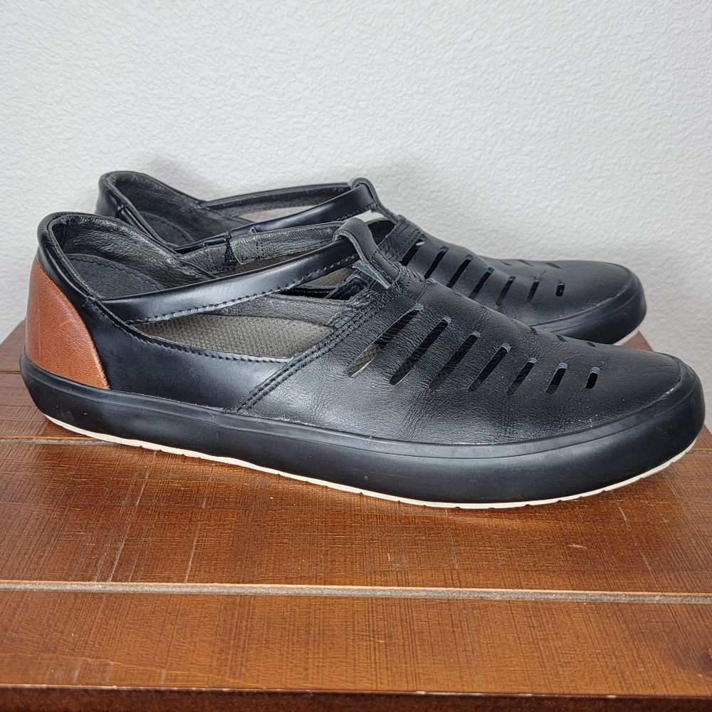 Camper Black and Brown Flats
